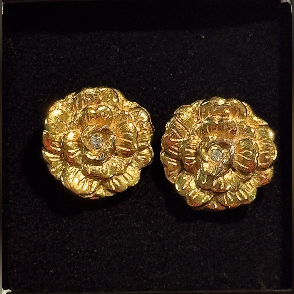 CHANEL‎ Gold Camelia Flower Bloom Clip on earrings